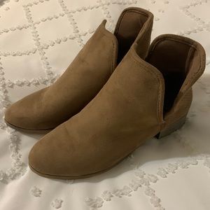 Ladies Size 9 Slip On Boots by Seven Soho Style Brown Booties